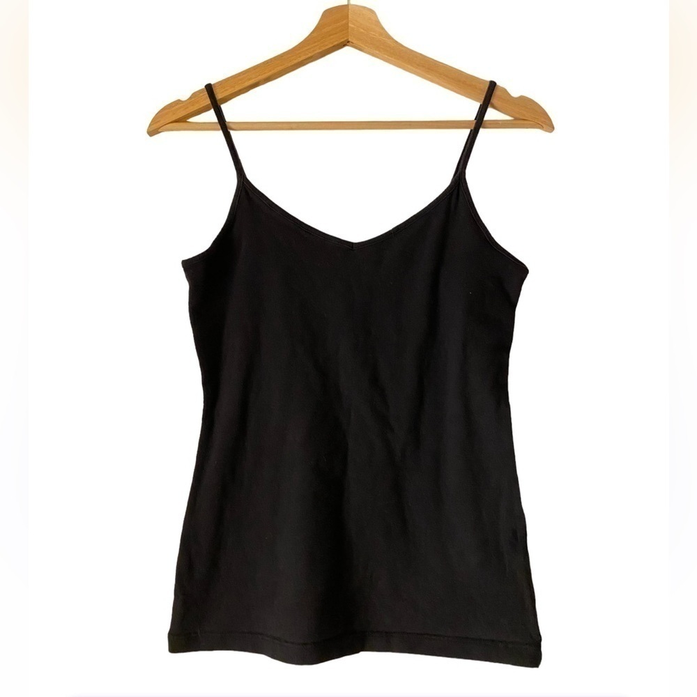 SIMPLY STYLED BLACK TANK TOP SIZE M